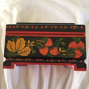 Preowned Vintage Russian Hand Painted Lacquer Box